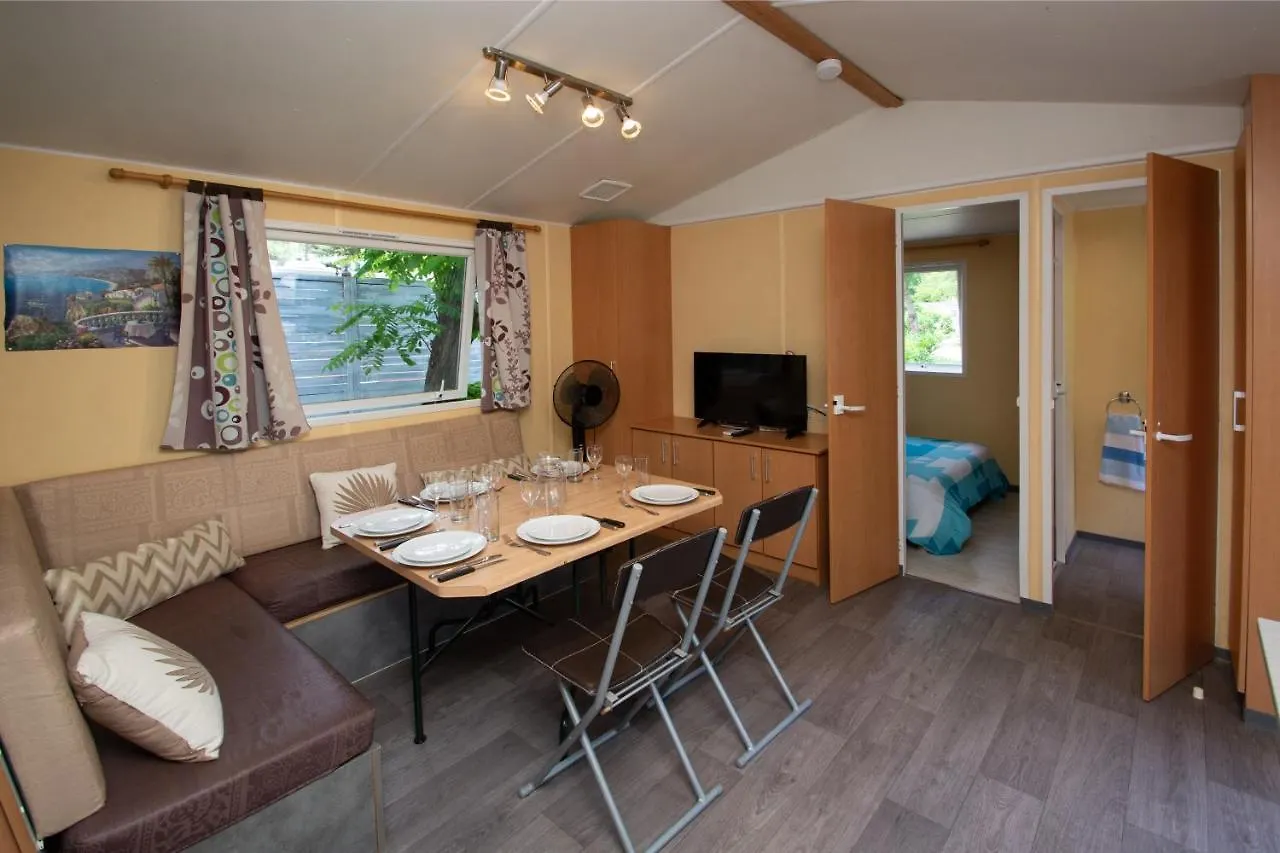 Hôtel Camping les Mimosas à Pégomas